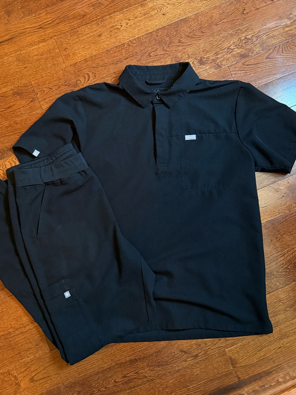 FIGS Scrub Set Men’s Size S